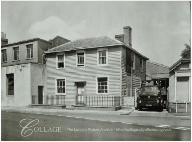 alt='Image courtesy of Collage - The London Picture Library - http://collage.cityoflondon.gov.uk'
