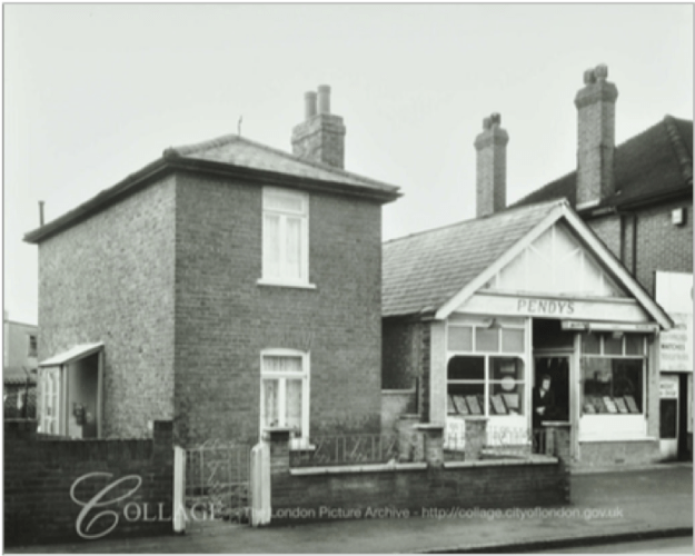 alt='Image courtesy of Collage - The London Picture Library - http://collage.cityoflondon.gov.uk'